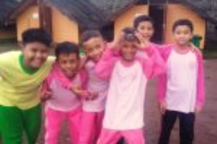 Super Camp SDIT Al-Akmal adalah kegiatan perkemahan edukatif untuk siswa kelas 4–6 yang bertujuan melatih kemandirian, kepedulian sosial, dan kemampuan berinteraksi dengan lingkungan melalui pengalaman langsung di alam terbuka.