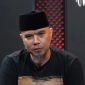Ahmad Dhani jadi sorotan di media sosial, dengan Agnez Mo mengungkapkan kekecewaannya dan Mitha memuji sifat kekeluargaan Dhani. (YouTube/Sujiwo Tejo)