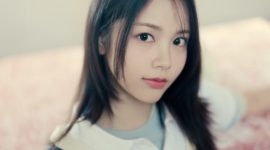 Nyoman Ayu Carmenita, berasal dari Bali dan lahir pada 28 Maret 2006. Ia dikabarkan telah bergabung dengan SM Entertainment sebagai trainee sejak 2022 (X/Hearts2Hearts)
