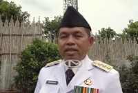 Gebrakan Dedi Mulyadi usai dilantik sebagai Gubernur Jawa Barat oleh Prabowo Subianto di Istana Negara, Jakarta, Kamis (20/2).