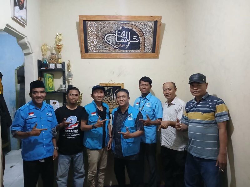 Kiri ke kanan: Ali Rahimi, Poniran, Hepriyadi Zaicily, Iksan Bhakti, Rully, Maulana Hasanuddin. (dok pribadi)