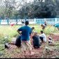 Menyambut datangnya bulan suci Ramadhan 1446 H, warga Kampung Kayu Apu, Desa Klebet, kecamatan Kemiri bergotong royong membersihkan Tempat Pemakaman Umum (TPU). (Dok.Agus S)