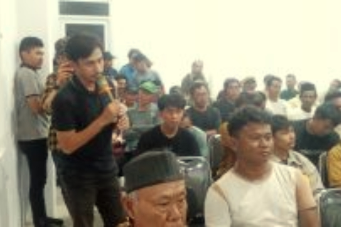 Karang Taruna Desa Banyu Asih audiensi dengan anggota DPRD Banten dari Demokrat Munawar Huda