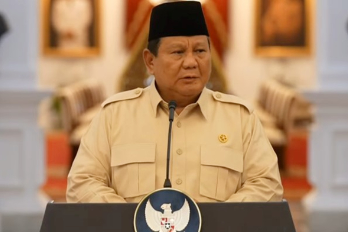 Foto: Presiden Prabowo Subianto memberikan keterangan dalam konferensi pers di Istana Merdeka, Jakarta, mengenai perkembangan Program Makan Bergizi Gratis (MBG). (YouTube Sekretariat Presiden)
