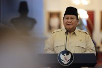 Presiden Prabowo Subianto mengumumkan kebijakan baru terkait kewajiban pengusaha menyimpan 100% devisa hasil ekspor SDA di bank-bank di Indonesia. (Tim Media Prabowo)