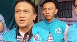 Ketua DPD Gelora Kota Tangerang Iksan Bhakti menyampaikan saran kepada pemerintah pusat untuk meninjau ulang kebijakan penjualan gas LPG 3 Kg. (Foto: Luky/Metrosiar)