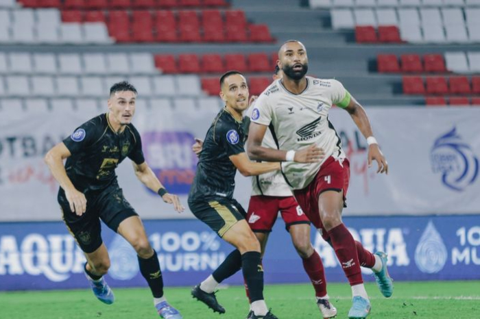 Suasana pertandingan antara PSIS Semarang dan PSM Makassar di Stadion Jatidiri, yang berakhir dengan skor imbang 1-1 dalam lanjutan Liga 1 pekan ke-23, Minggu (16/2). (Instagram/psm_makassar)