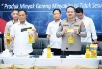 Bareskrim Polri resmi menetapkan satu tersangka terkait kasus temuan Minyakita bodong, yakni tidak sesuai kemasan 1 liter dan pemalsuan label. (Dok. Humas Polri)