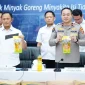 Bareskrim Polri resmi menetapkan satu tersangka terkait kasus temuan Minyakita bodong, yakni tidak sesuai kemasan 1 liter dan pemalsuan label. (Dok. Humas Polri)