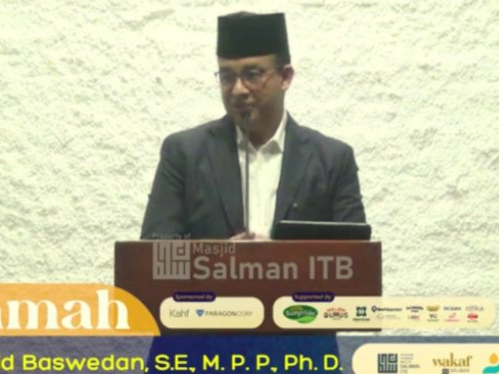Anies Baswedan beri ceramah di ITB, serukan mahasiswa untuk terlibat aktif dalam demokrasi dan pentingnya berpikir kritis untuk masa depan bangsa. (TL YouTube Masjib Salman ITB)