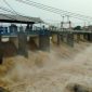 Tinggi muka air Sungai Ciliwung di Bendung Katulampa mencapai 80 cm dengan status Siaga 4, sementara cuaca di Puncak tampak mendung. (Istimewa)