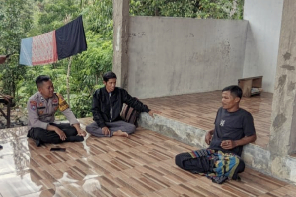 Bhabinkamtibmas Polsek Bojonegara gelar DDS untuk ciptakan Kamtibmas kondusif dan dukung Program Quick Wins Presisi Polri di Desa Mekarjaya. (Dok. Polsek Bojonegara)