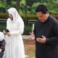 Erick Thohir bersama keluarga berziarah ke makam sang ayah, merayakan harlah yang ke-90 sekaligus mengenang nilai-nilai kehidupan yang ditanamkan Almarhum kepada keluarganya. (facebook.com/ErickThohir)