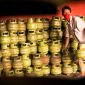 Potret Ilustrasi pengoplosan gas LPG 3 Kg di Kabupaten Bekasi, Bogor dan Tegal yang dibongkar Bareskrim Polri. (DOK. Ist)