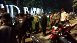 Camat Pasar Kemis, Nurhanudin bersama unsur TNI-Polri lakukan pemantauan untuk memastikan SE Bupati Tangerang dipatuhi oleh pelaku usaha di bulan Ramadan. (Istimewa)