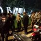 Camat Pasar Kemis, Nurhanudin bersama unsur TNI-Polri lakukan pemantauan untuk memastikan SE Bupati Tangerang dipatuhi oleh pelaku usaha di bulan Ramadan. (Istimewa)