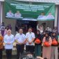 Potret warga memadatai halaman kantor Camat Pasar Kemis untuk mendapatkan pangan murah. (Isitmewa)