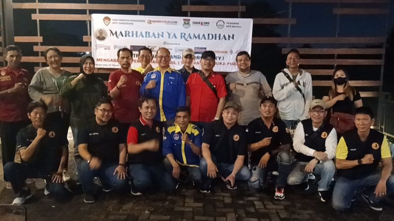 Ferdiyanto, ketua DPC FRN Kabupaten Tangerang, mengatakan bahwa pembagian makanan kali ini adalah yang kedua kalinya dilakukan, dimana dua minggu yang lalu pihaknya melaksanakan di wilayah Kutabumi pas di depan Pospol Kutabumi sebanyak 100 pcs takjil. (Istimewa)