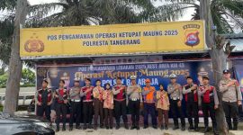 Anggota Kasatgas Preventif Polresta Tangerang melaksanakan pengecekan terhadap sekitar wilayah yang berada di rest area tersebut. (Dok.Humas) 
