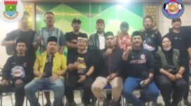 Potret Camat Kemiri Beserta Pengurus Forsil Kemiri. (Dok. Forsil Kemiri/Jay Bastian) 