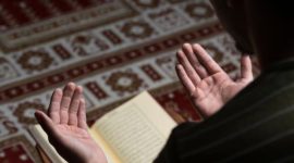 Potret ilustrasi doa dan amalan di malam Nuzulul Qur'an (NET)