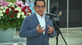 Sekretaris Jenderal (Sekjen) DPR RI Indra Iskandar saat memberikan keterangan kepada awak media di Nusantara III, DPR RI, Senayan, Jakarta, Jumat (4/10/2024). //dpr.go.id//