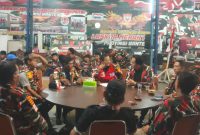 KAMADA Provinsi Banten berada di Meja Bundar bersama 2 kandidat Kamacab Kabupaten Lebak dan Tokoh-tokoh LMP Lebak. (Dok. LMP Banten)