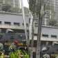 Potret kendaraan taktis TNI Koopssus yang terparkir di Hotel Fairmont, Jakarta, saat Komisi 1 DPR RI bersama Pemerintah membahas revisi undang-undang TNI. (Dok. NET) 