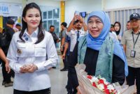 Potret Gubernur Jawa Timur Khofifah Indar Parawansa (kanan) dan Gubernur Maluku Utara Sherly Tjoanda Laos (kiri), diambil Selasa (11/3/2025). //Dok.Pemprov Jatim// 