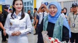 Potret Gubernur Jawa Timur Khofifah Indar Parawansa (kanan) dan Gubernur Maluku Utara Sherly Tjoanda Laos (kiri), diambil Selasa (11/3/2025). //Dok.Pemprov Jatim// 