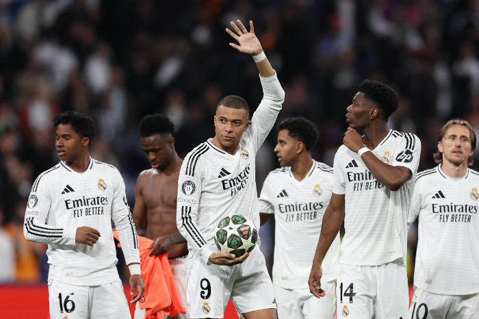 Kylian Mbappe vs Robin Le Normand, Duel Raja Kecepatan dan Benteng Baja.
Saat dua pemain asal Prancis saling berhadapan, dunia sepak bola bersiap menyaksikan pertarungan luar biasa! (Foto: X.com/RealMadrid) 