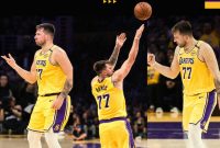 Luka Doncic mulai merasakan aura Lakers. Dengan performa gemilang, ia membantu tim meraih kemenangan beruntun dan bersaing untuk lolos langsung ke playoff. (instagram.com/lakers)