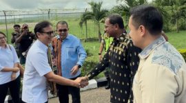Menteri Kesehatan Budi Gunadi tiba Kupang, disambut Gubernur dan Wakil Gubernur NTT, Sabtu (15/3).