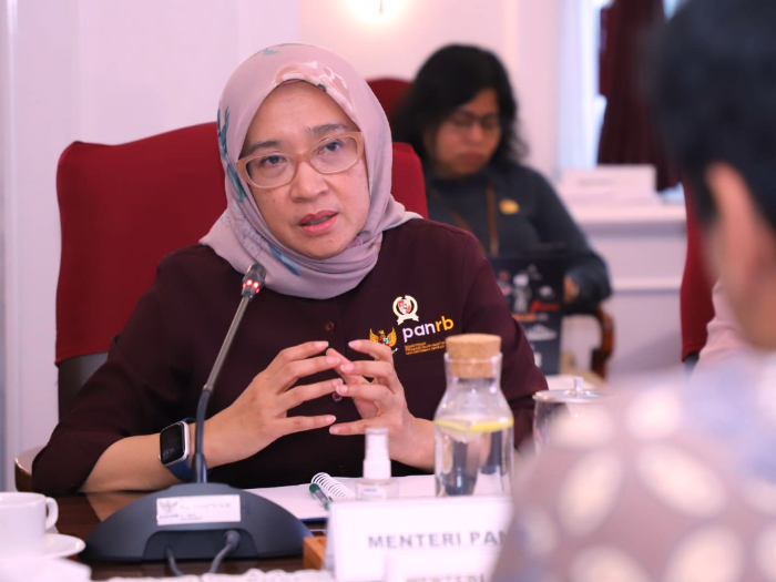 Pemerintah akan melaksanakan pengangkatan CPNS 2024 serentak pada 1 Oktober 2025 untuk menyelaraskan jadwal rekrutmen ASN secara nasional. Potret Menteri PANRB Rini Widyantini. (Dok.menpan)