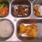Menu makan bergizi gratis di SMPN 8 Depok Jawa Barat. (Foto: Metrosiar)