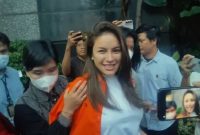 Nikita Mirzani dan asistennya, Mail, ditahan Polda Metro Jaya terkait dugaan pemerasan. Penyidik mengajukan 109 pertanyaan dalam BAP. (Istimewa)