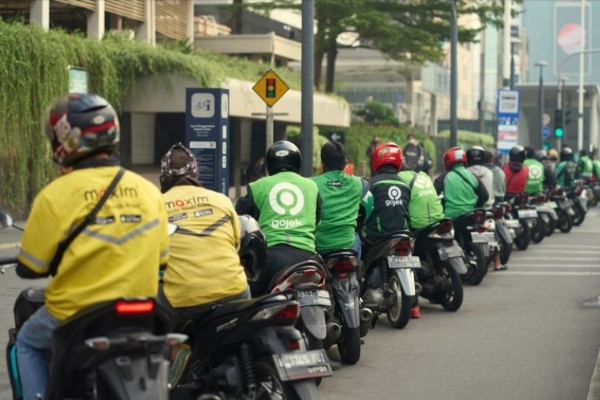 Presiden Prabowo minta perusahaan ojol beri bonus hari raya. Besaran dan mekanisme bonus akan diumumkan Menteri Ketenagakerjaan besok. Potret pengemudi Ojol. (Istimewa)