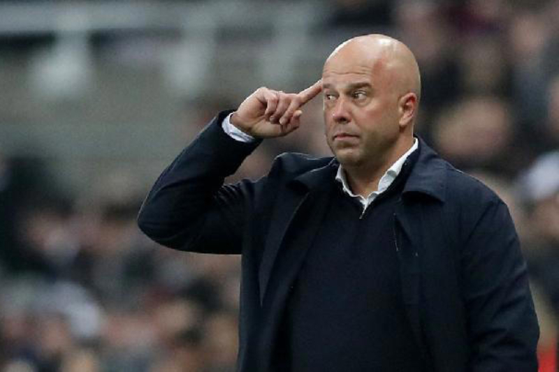 Liverpool tersingkir dari Liga Champions 2024-2025 setelah kalah adu penalti melawan PSG, meski tampil baik di laga leg kedua di Anfield. Potret  Arne Slot. (Foto: LiverpoolFC)