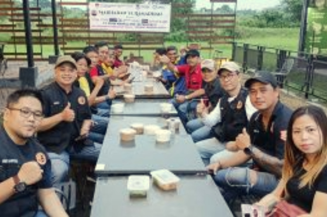 "Pembagian makanan ini semoga membawa berkah dan bermaanfaat saat berbagi sesama yang tentunya dapat membantu orang yang berpuasa bagi kaum dhuafa dan orang yang tidak mampu, agar bisa merasakan menikmati makanan yang dinilai baik, dan ini tentunya harapan kita bersama," kata dia.