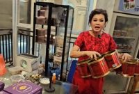 Ci Mehong tuntut pemerintah turun tangan terkait food blogger yang memberikan ulasan negatif yang merugikan usaha UMKM miliknya. (Instagram/pikbakinghouse)