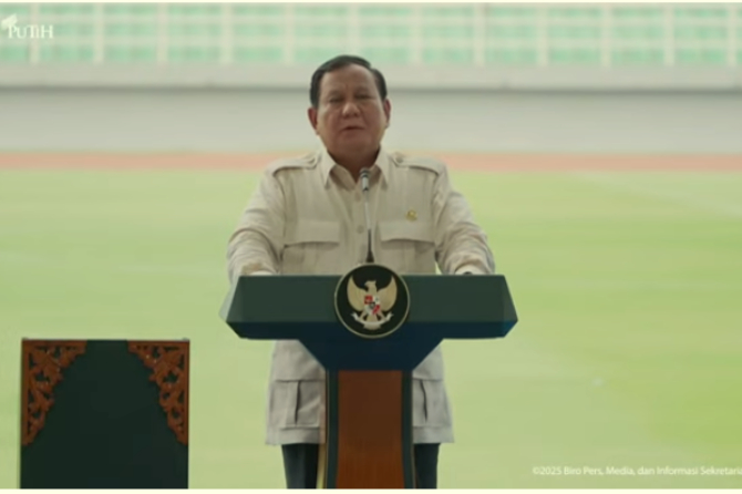 Potret Presiden Prabowo Subianto saat meresmikan 17 stadion bertaraf internasional, di Stadion Gelora Delta Sidoarjo, Jawa Timur. (TL YouTube Sekretariat Presiden)