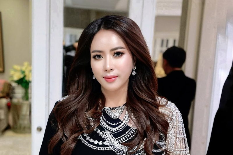 Profil Maharani Kemala yang dituduh mengeluarkan Rp 10 miliar agar Nikita Mirzani dipenjara. Bunda Corla membantah isu tersebut dalam siaran langsung TikTok. (Foto: instagram/maharanikemala)