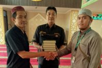 Sebanyak 30 mushaf Al-Qur'an diserahkan Kepada Badan Wakaf Al-Qur'an untuk didistribusikan ke Masjid dan Musala, baik di Jakarta maupun di Pelosok Daerah. (Dok Humas Polres Jakarta Barat)