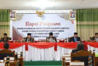 Bupati dan Wakil Bupati Nagekeo hadiri Rapat Paripurna DPRD, sampaikan pidato perdana serta paparkan visi-misi pembangunan 2025-2030. (Foto: Dok. nagekeokab.go.id)