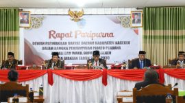 Bupati dan Wakil Bupati Nagekeo hadiri Rapat Paripurna DPRD, sampaikan pidato perdana serta paparkan visi-misi pembangunan 2025-2030. (Foto: Dok. nagekeokab.go.id)