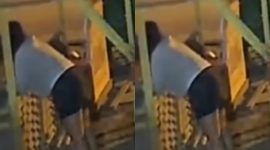Tangkapan layar seorang pelajar melahirkan di sebuah warung dalam posisi berdiri, kejadian di Batu Bara, Sumatera Utara. (Tangkapan Layar)