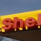 Shell mengumumkan perubahan kepemimpinan dengan mundurnya Zoe Yujnovich. Cederic Cremers dan Peter Costello ditunjuk, sejalan dengan strategi efisiensi perusahaan. (Foto: Dok. Reuters/Shell)