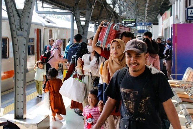 KAI menghadirkan kereta api dengan tarif ramah di kantong untuk kelas ekonomi antarkota jarak jauh pada Lebaran 2025. (DOK. Humas KAI)