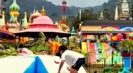 Gubernur Jawa Barat, Dedi Mulyadi, memerintahkan pembongkaran Wisata Hibisc Fantasy di Puncak Bogor terkait pelanggaran alih fungsi lahan yang meluas. (instagram.com/hibiscfantasypuncak_bogor)