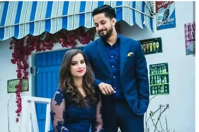 Pasangan mengenakan baju couple lamaran 2025, tampil serasi dengan kebaya, gamis, dan jas modern dalam nuansa pastel, floral, hingga glamor elegan.